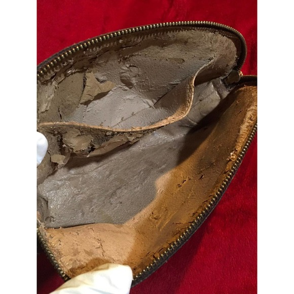 Louis Vuitton Mono Cosmetic Bag - Picture 9 of 10